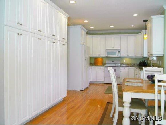 21 HUNTINGTON CHASE DRIVE - Photo 6