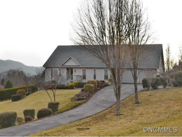 6 CHANTILLY PLACE