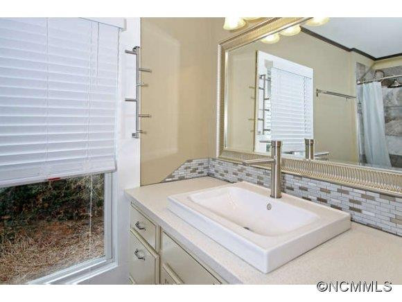 215 Summit Street - Photo 14