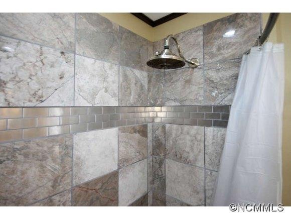 215 Summit Street - Photo 15