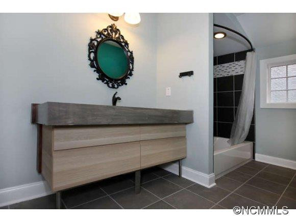 215 Summit Street - Photo 17