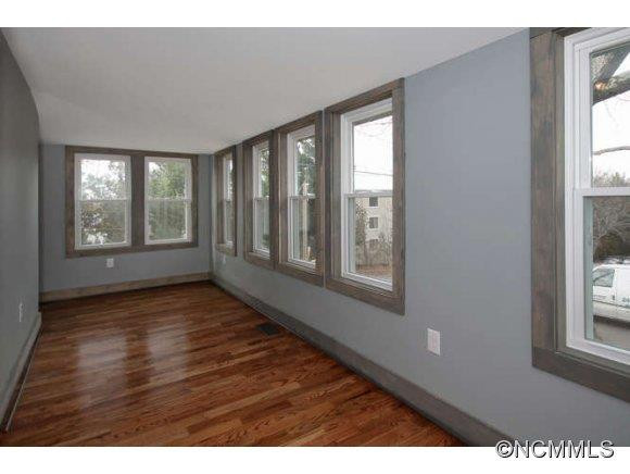 215 Summit Street - Photo 7