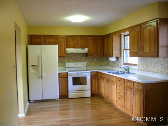 1180 Bear Creek Road - Photo 4