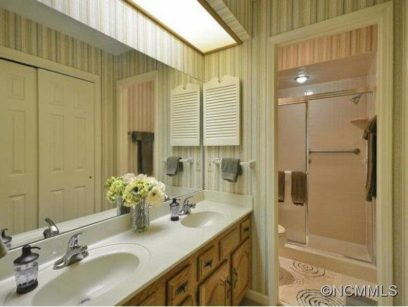 1005 RED OAK DRIVE - Photo 9