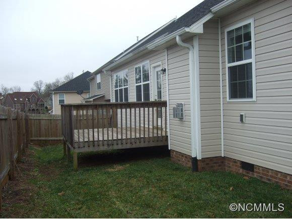 8 Stonebury Dr - Photo 2