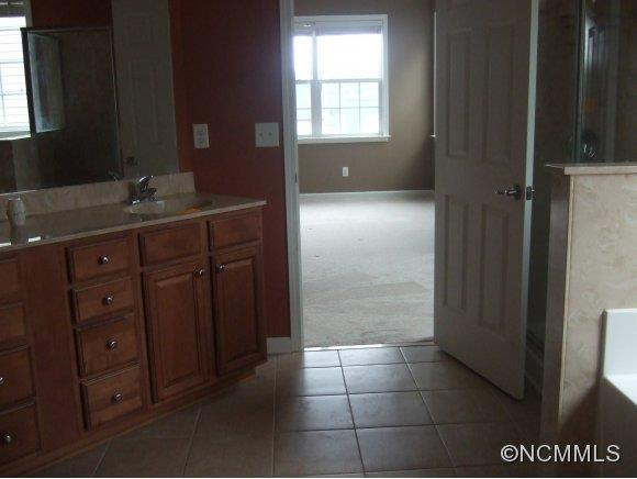 8 Stonebury Dr - Photo 8