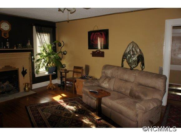 257 Carolina Ave - Photo 4