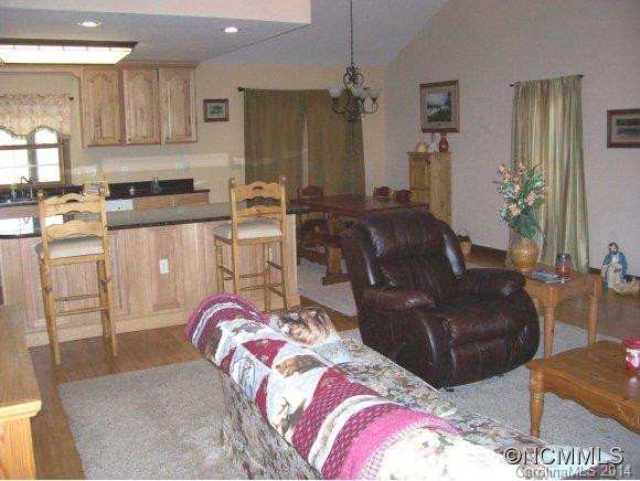 215 Mountain Bluff Trl - Photo 2