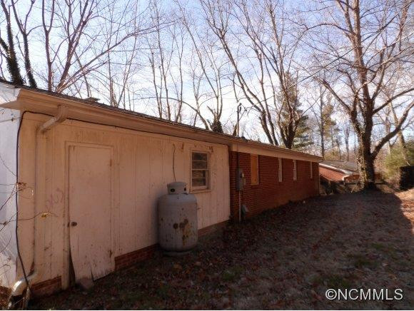 306 Lyndhurst Drive - Photo 3