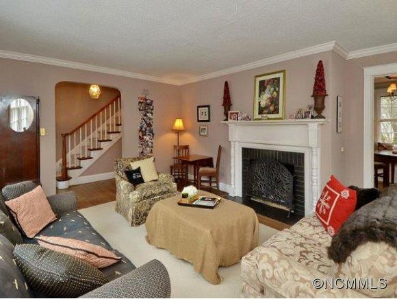 42 EDWIN PLACE - Photo 2