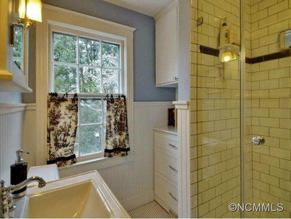 42 EDWIN PLACE - Photo 16