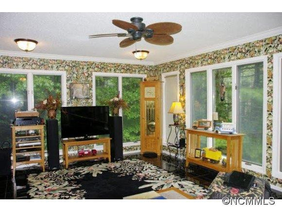 136 Woodhaven Drive - Photo 11