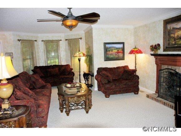 136 Woodhaven Drive - Photo 4