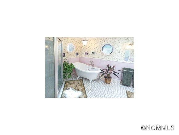 136 Woodhaven Drive - Photo 7