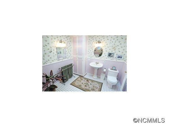 136 Woodhaven Drive - Photo 8