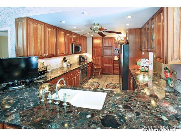 136 Woodhaven Drive - Photo 9