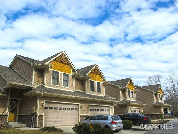 31 Winterhawk Drive