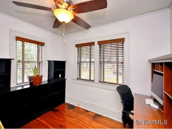 108 CARRIER ST - Photo 11