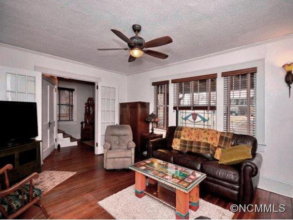 108 CARRIER ST - Photo 3