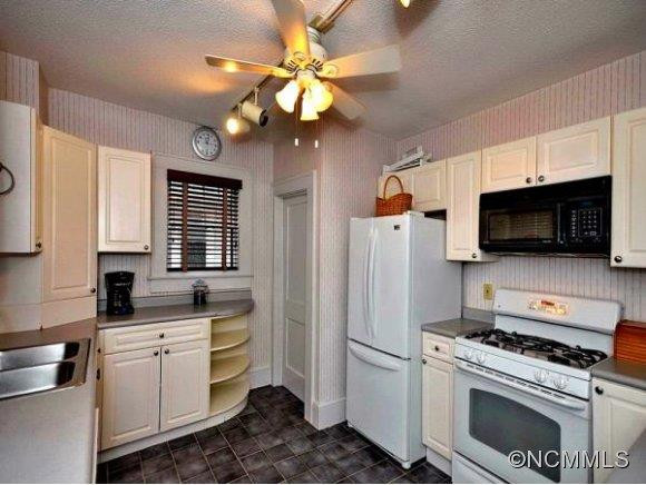 108 CARRIER ST - Photo 7