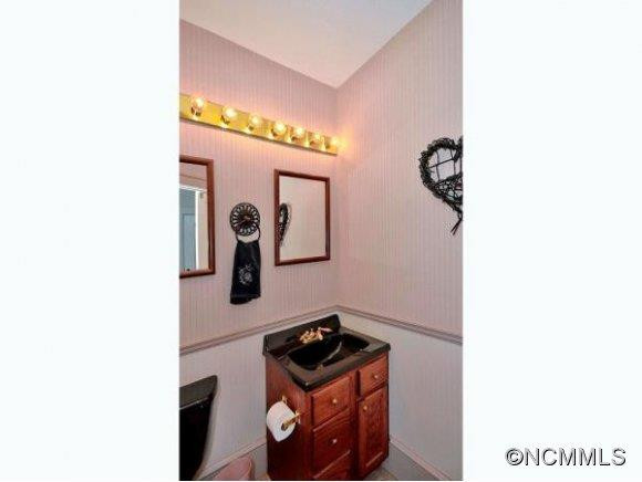 108 CARRIER ST - Photo 9