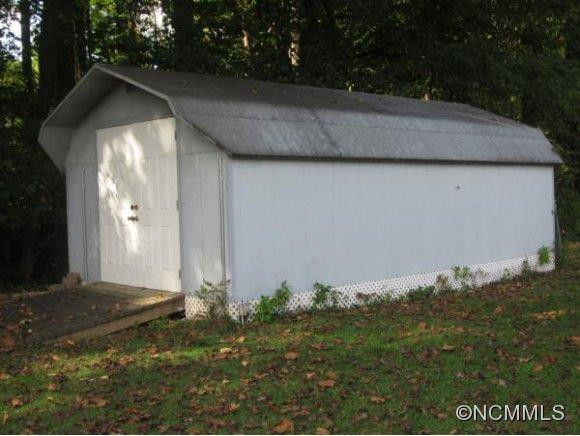 934 ALLENS CREEK ROAD - Photo 2