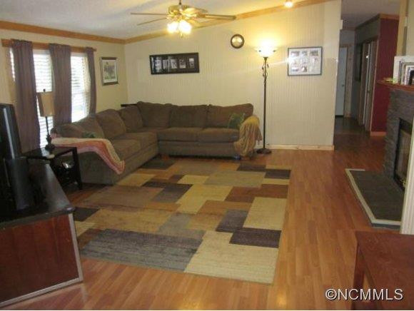 934 ALLENS CREEK ROAD - Photo 4
