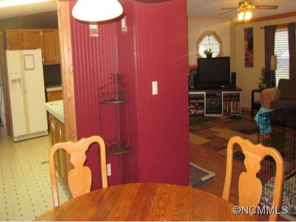 934 ALLENS CREEK ROAD - Photo 5