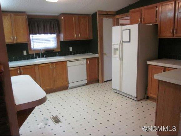 934 ALLENS CREEK ROAD - Photo 7