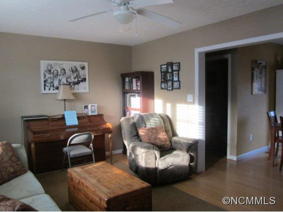 100 Newberry Drive - Photo 3