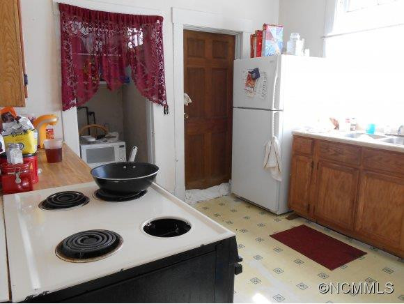 37 Monroe Place - Photo 13