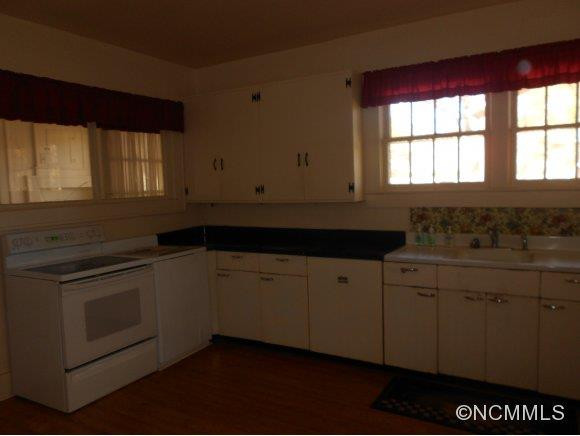 141 Carolina Avenue - Photo 16
