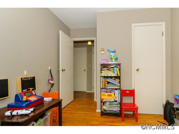 380 Pearson Dr - Photo 17