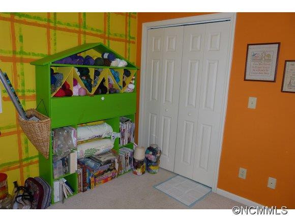 122 Wellington Drive - Photo 4