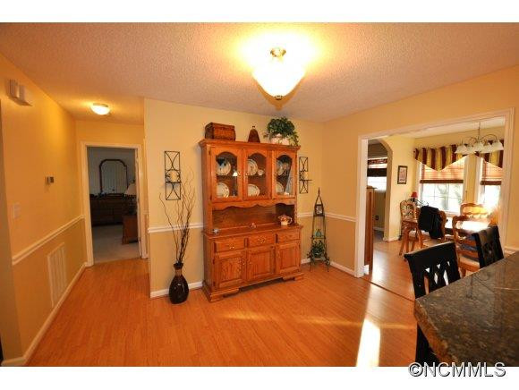 213 Waterford Drive - Photo 4