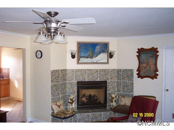 631 Ferncliff Lane - Photo 7