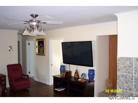 631 Ferncliff Lane - Photo 9