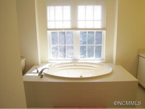 101 West Pointe Drive - Photo 10