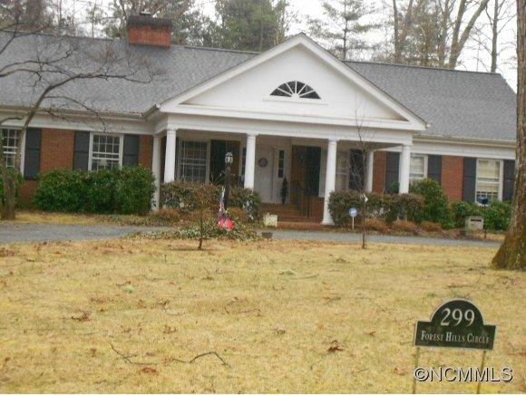299 Forest Hills Circle