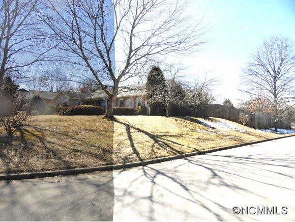 61 Lynwood Circle - Photo 2