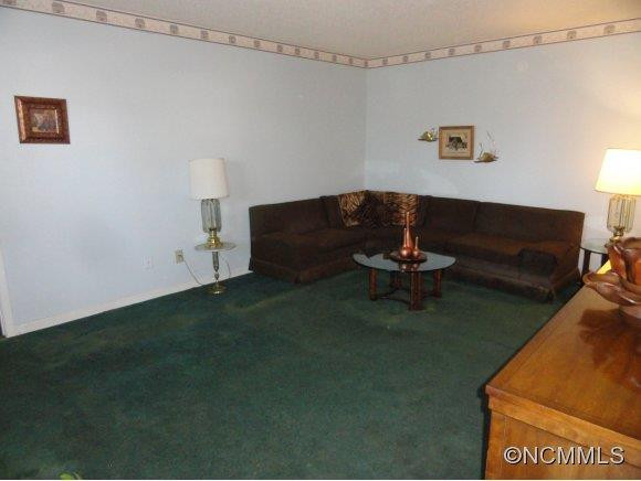 61 Lynwood Circle - Photo 3