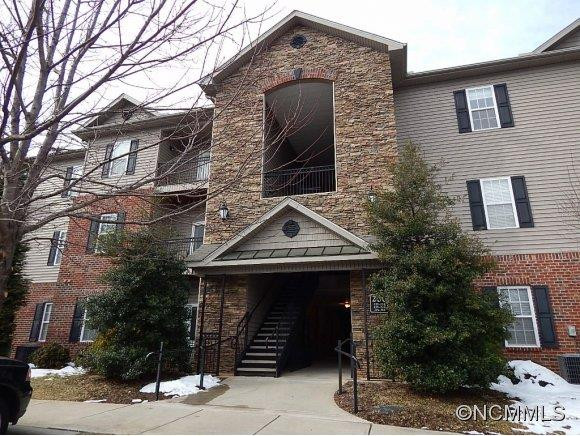 227 APPELDOORN CIRCLE