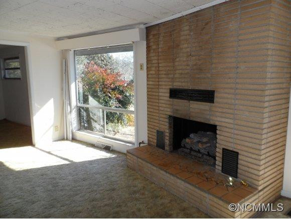 569 Upper Glade Creek Road - Photo 3