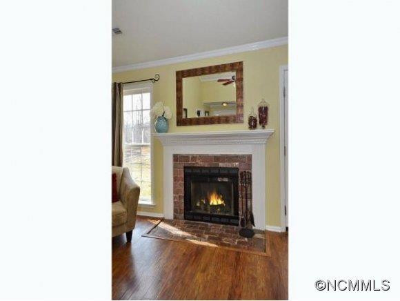 363 GLENSPRINGS DR - Photo 2
