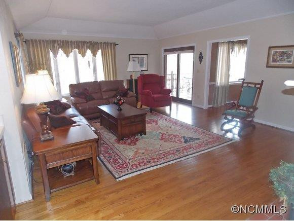 424 Mountain View Drive - Photo 6