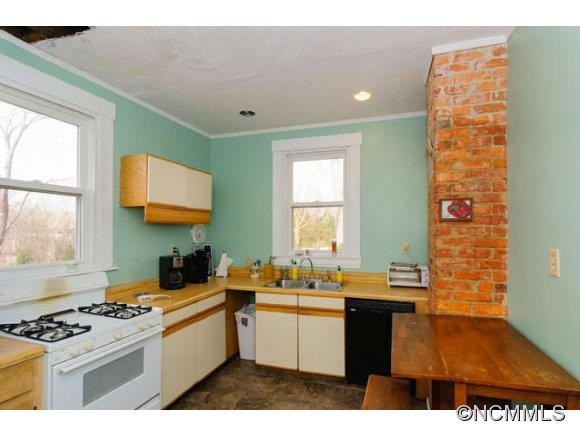 16 West St - Photo 7