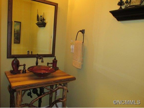 1595 Lillians Point Court - Photo 11