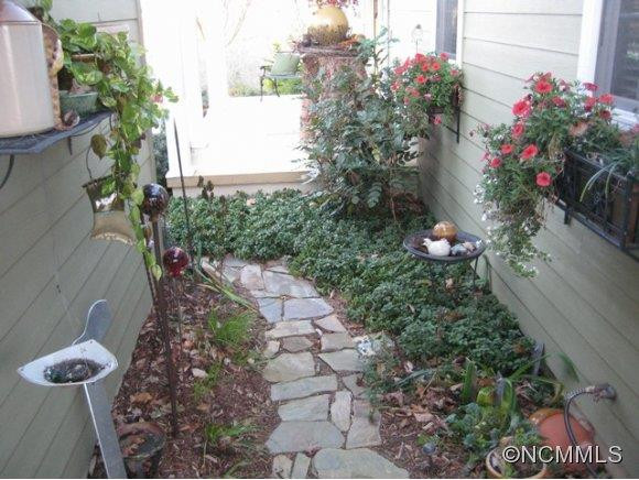 1595 Lillians Point Court - Photo 20
