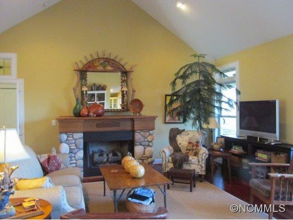 1595 Lillians Point Court - Photo 3