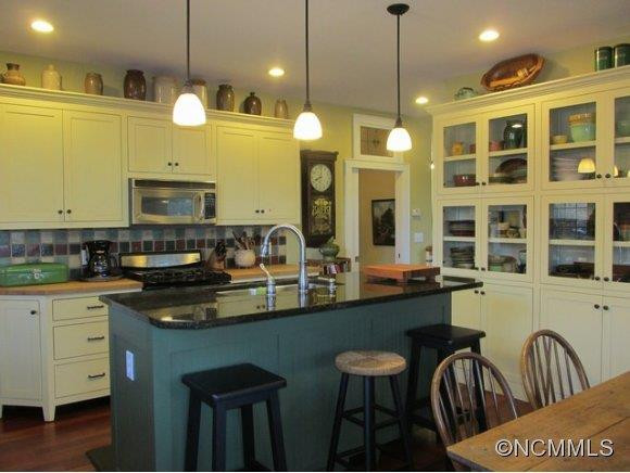 1595 Lillians Point Court - Photo 6